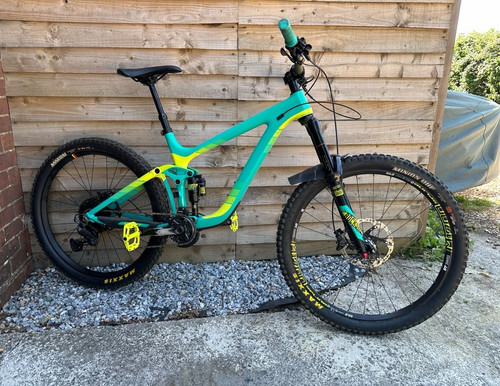 Giant reign advance carbon - giant,