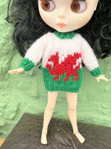 Blythe size doll hand - size,