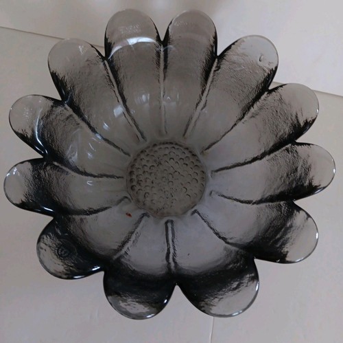 Vintage dartington 8ins petal - vintage,