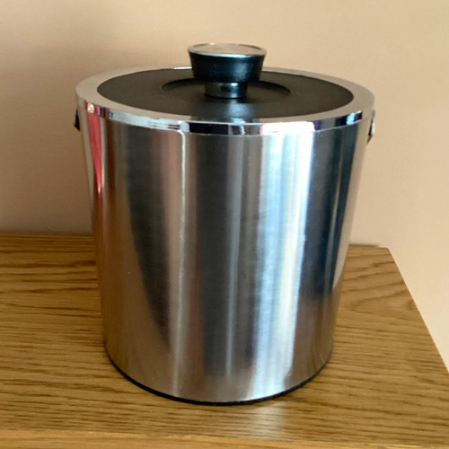 Insulated metal ice - metal, bucket