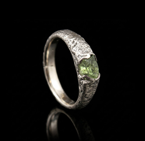 Raw peridot vintage - peridot, signet
