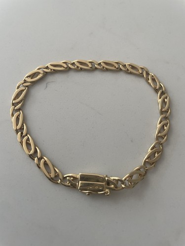18ct yellow gold - 18ct, solid