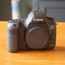 Canon EOS 5D Mark III 22.3MP