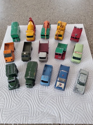 Matchbox corgi husky 1 - 1,