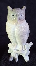 Vintage Porcelain Owl Figurine – Hollow Base, No Marks, Mid-Late 20th Century