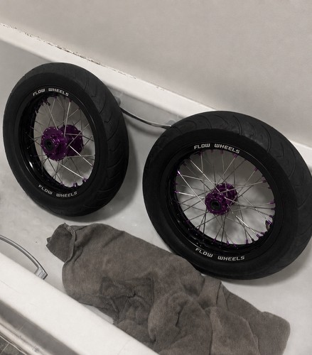 Flow wheels moto - flow,