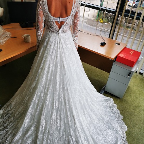 Bankrupt stock wedding - bankrupt, dress