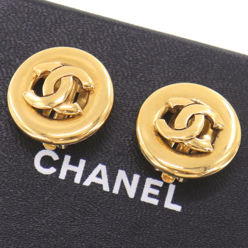 Chanel used logos - cc,