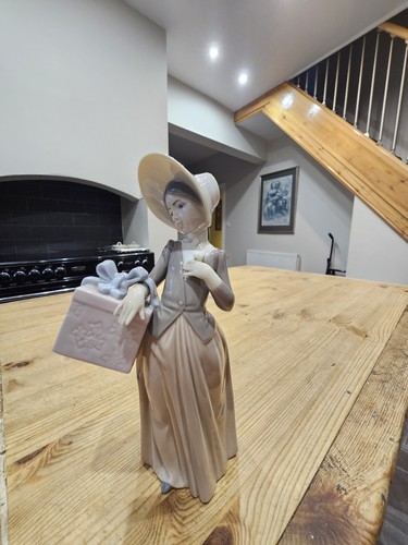 Lladro gone shopping - lladro,