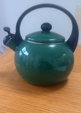 Whistling kettle by Crofton's Chef's Collection