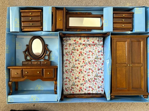 Dollshouse dark wood bedroom - dollshouse,