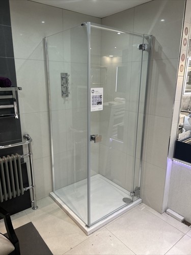 Lakes showering island 900x900 - lakes,