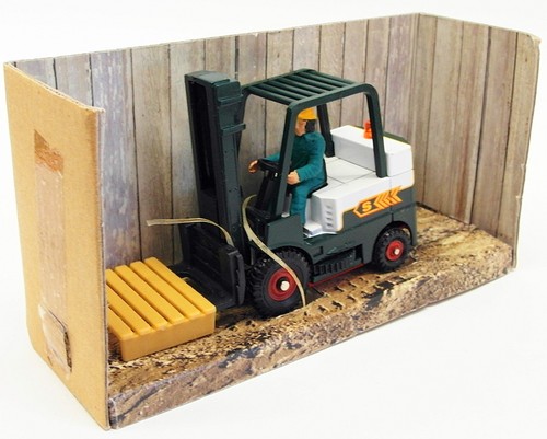 Corgi diecast model 56702 - corgi,