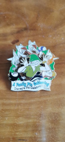 Disney pin trading peter pan - disney,