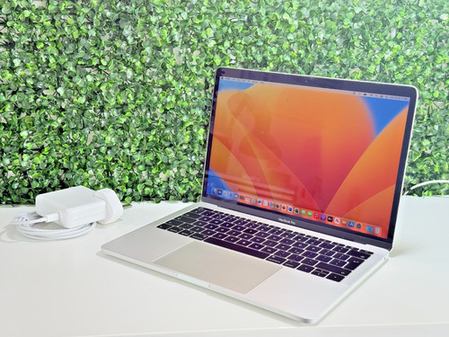 Apple macbook pro 2017 retina - apple,