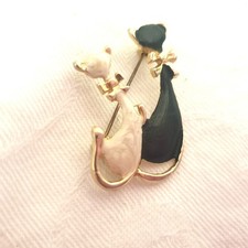 Vtg 80s Siamese Cats Brooch Gold & Silver Tone Enamel Black Cream Retro Glam