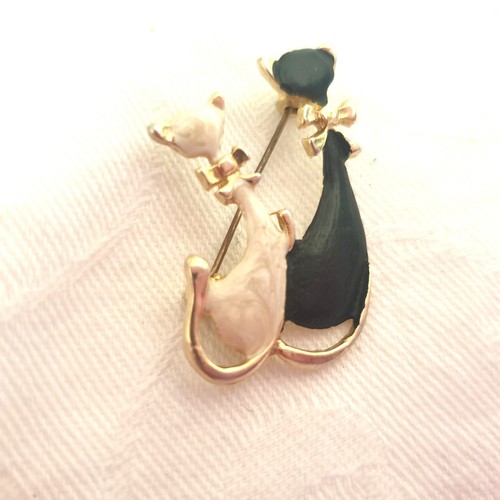 Vtg 80s siamese cats brooch - siamese,