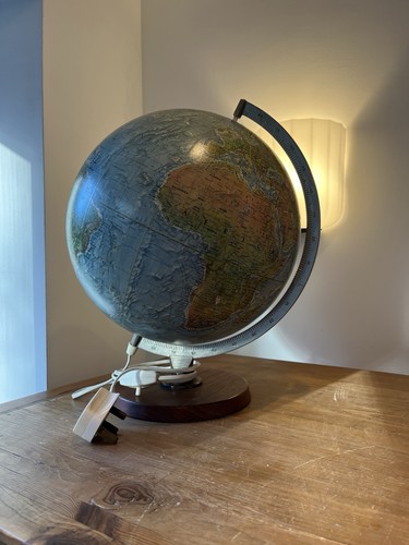 Superb vintage world globe - vintage,