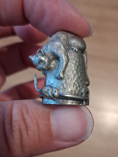 Pewter thimble cat mouse - cat,