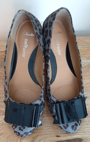 Ladies size clarks - ladies, 6