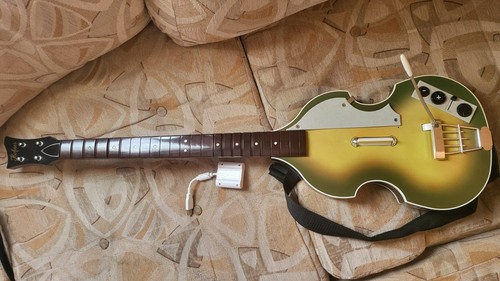 Wii hofner bass guitar beatles - hofner,