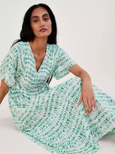 Fab Monsoon Size XL 20 22