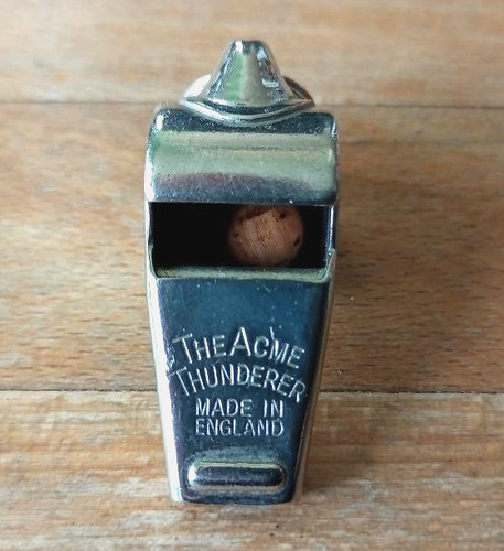 Vintage acme thunderer - -,