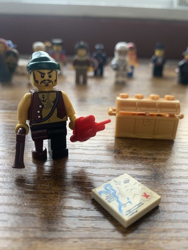 Lego pirate minifigure - lego, peg