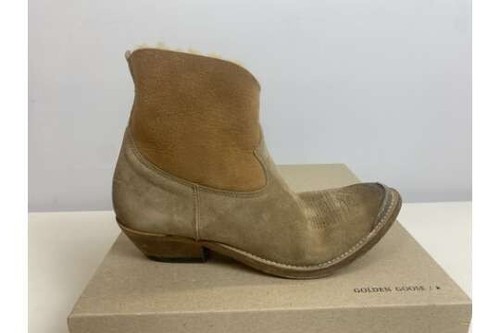 Golden goose young - goose,