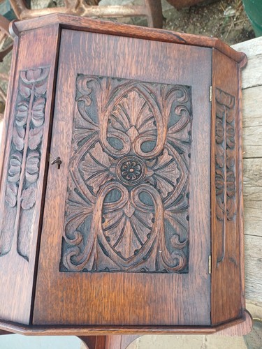 Lovely antique hand carved - lovely, oak