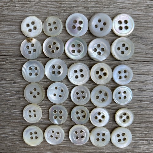 Mother pearl buttons - of,