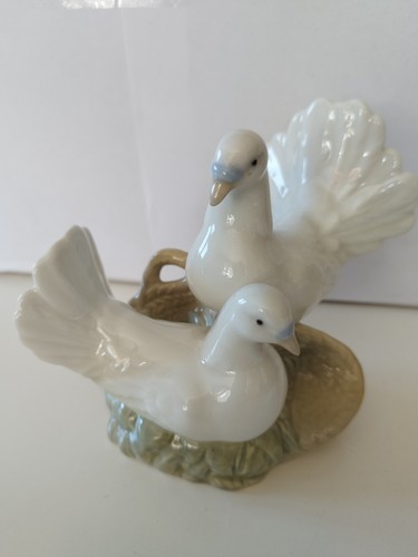 Porcelain white doves - white,