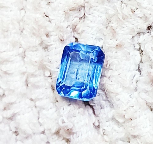 Natural blue sapphire - 1.80, ct