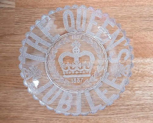 Sowerby glass 1887 - , queen