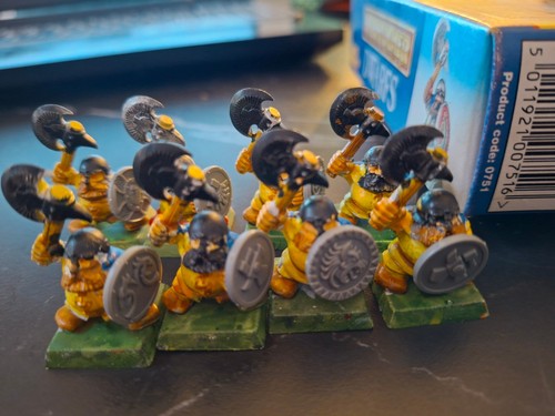 Warhammer fantasy dwarf army - warhammer,