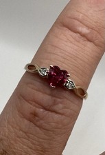9ct Gold (1.1g) Synthetic Ruby