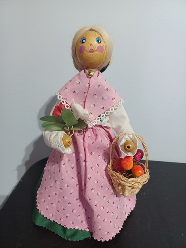 Vintage wooden welsh polish - or,