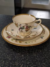 CROWN STAFFORDSHIRE BIRD OF PARADISE/FLOWERS TRIO TEA CUP /SAUCER & PLATE (2)