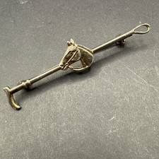 Gold Tone Horse Head Brooch with Riding Whip Equestrian Lambournes Birmingham
