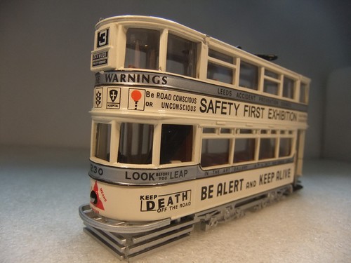 Efe 13405 leeds tram - 1:76,