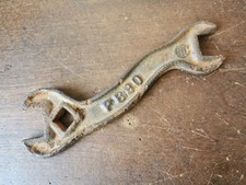 Vintage International Harvester P890 agricultural, tractor, machinery, Spanner.
