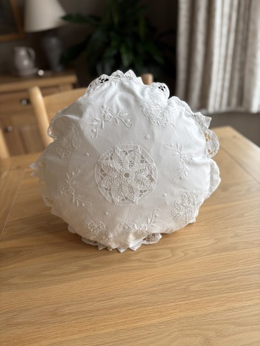 Vintage round white - vintage, cushion