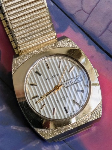 Vintage 1975 jewels bulova - 1975,