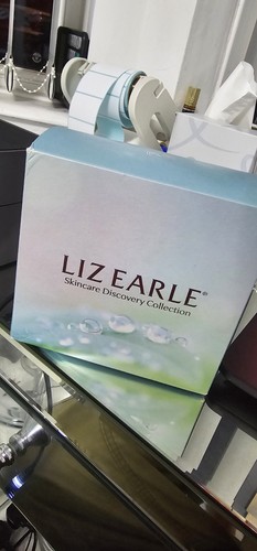 Liz earle discovery gift set - liz,
