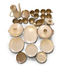 Poole Pottery Dinner Service 38 Pieces Light Pink Brown CIP (NTH)