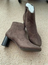 Women brown faux suede