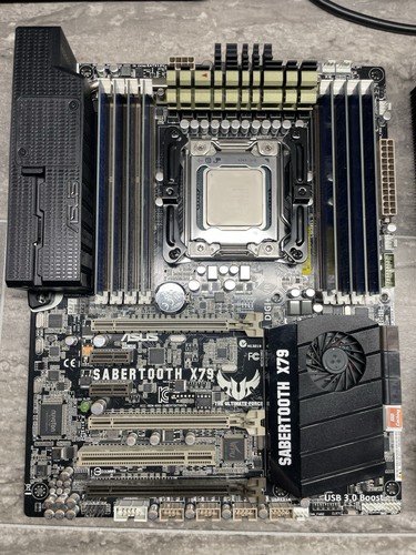 Asus sabertooth x79 - asus,