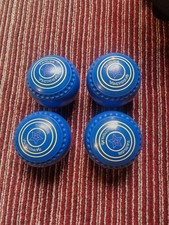Vector vs Lawn Bowls size 4