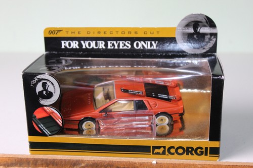 Corgi bond 007 directors - bond,