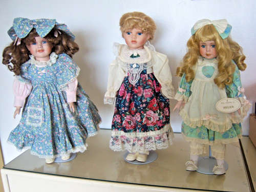 Porcelain doll job lot - 16",